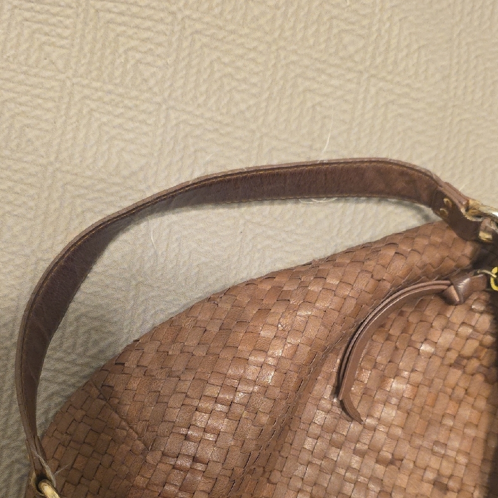 Elegant Tan Woven Leather Hobo Bag - Picture 9 of 11